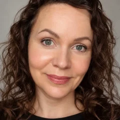 Caroline_Ashby_Heradshot_JB_Voices