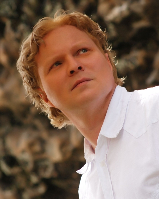 Ilja Rosendahl Headshot